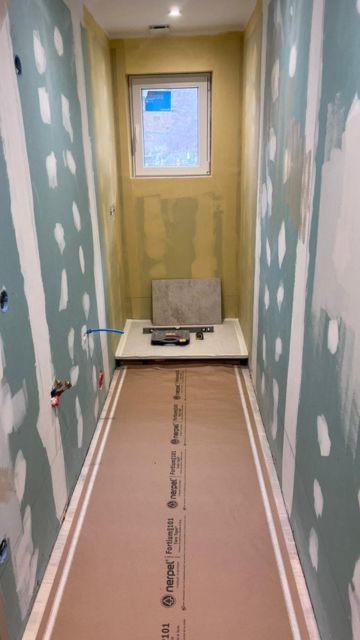 sdb-avant-travaux Photo d'une salle de bain avec douche avant travaux